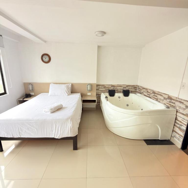 Hotel California Blue Manizales - Habitación Doble Deluxe con bañera - 1
