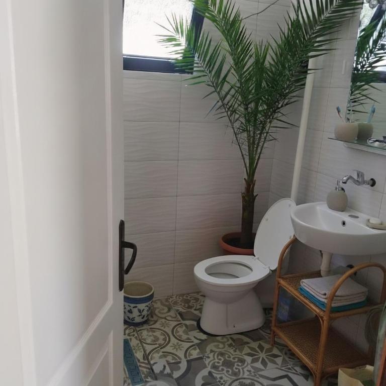 Beach House Kruče - Apartman sa 2 Spavaće Sobe, Balkonom i Pogledom na More - 4