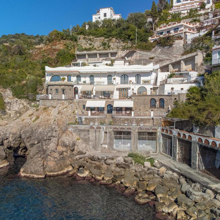 AMORE RENTALS - Villa La Torre - Villa Fronte Spiaggia - 1