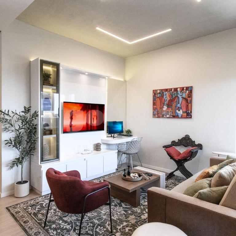 Petra Tower Luxury 2 BR Apt w Resto, Pool & Gym - Apartment - 12