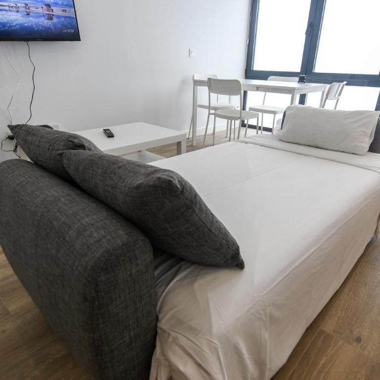 The Matadors Retreat - One-Bedroom Apartment - 6