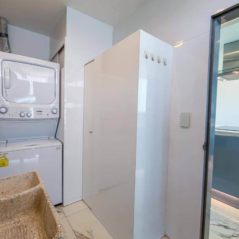Departamento Vista al mar y Puerto Cancún - Three-Bedroom Apartment - 9