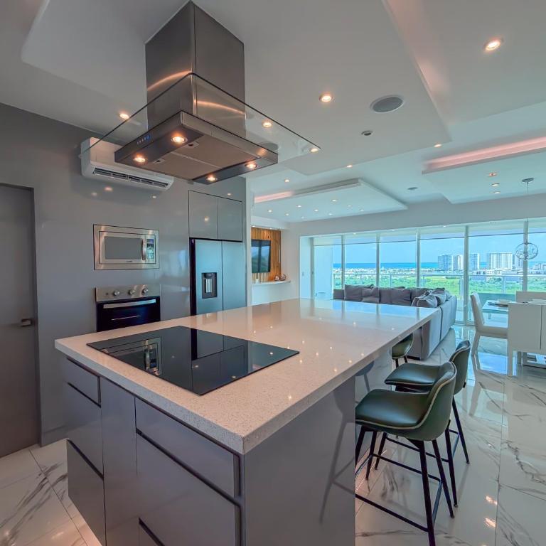 Departamento Vista al mar y Puerto Cancún - Three-Bedroom Apartment - 10