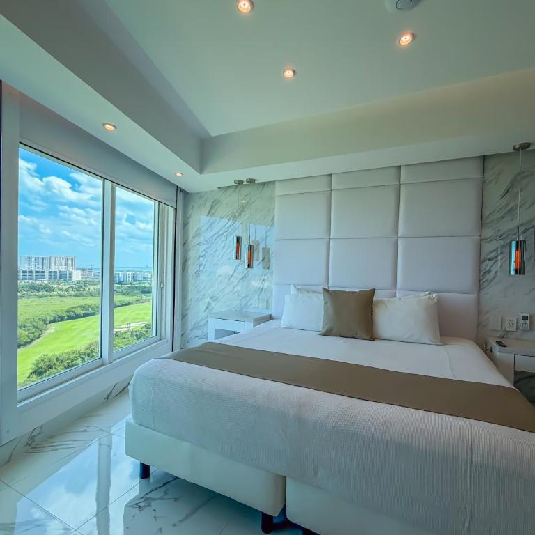 Departamento Vista al mar y Puerto Cancún - Three-Bedroom Apartment - 35