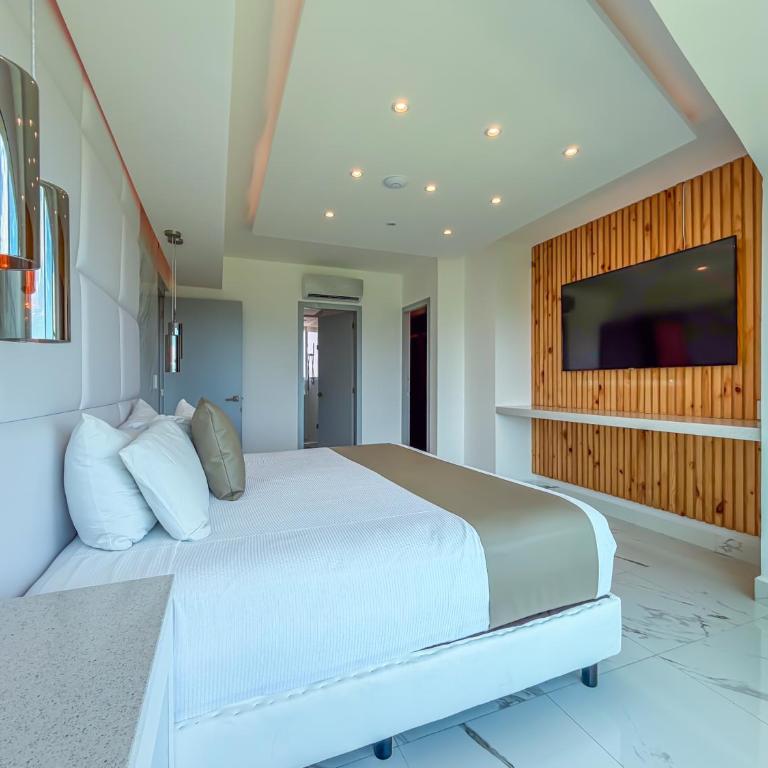 Departamento Vista al mar y Puerto Cancún - Three-Bedroom Apartment - 25