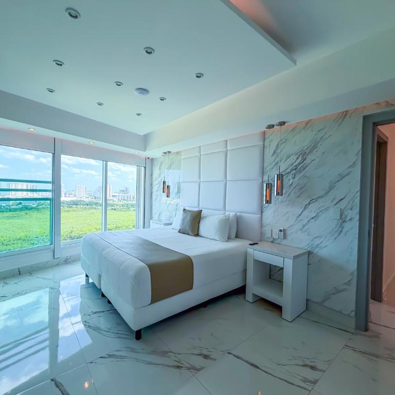 Departamento Vista al mar y Puerto Cancún - Three-Bedroom Apartment - 17