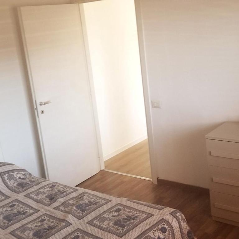 Bright three-room apartment near downtown - Appartamento con 2 Camere da Letto - 7