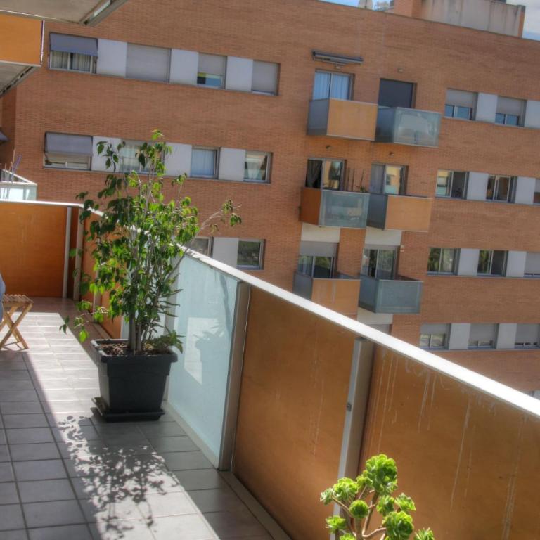 Barcelona Olympic Apartment - Apartment with Pool View - 14