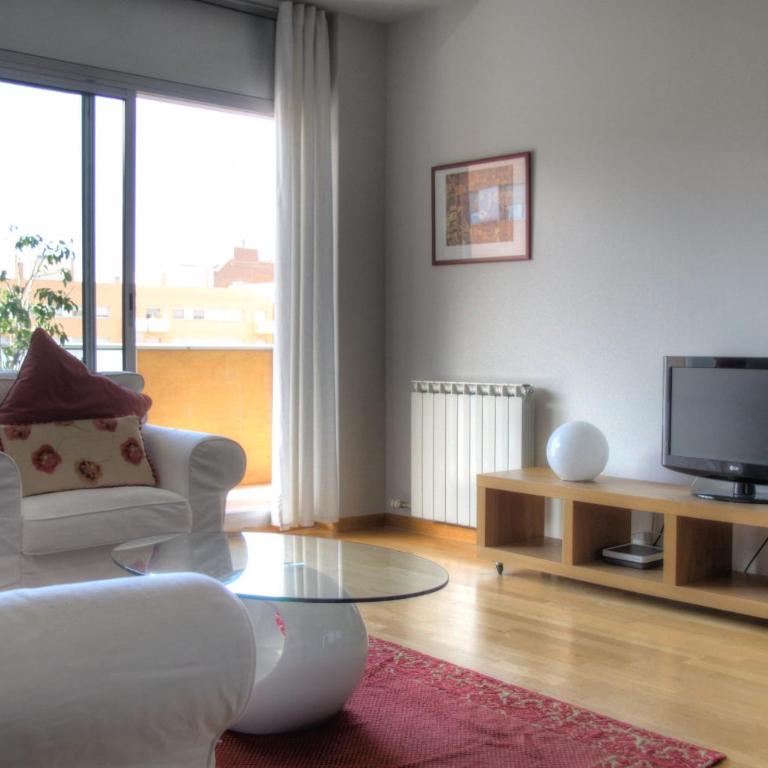 Barcelona Olympic Apartment - Apartment with Pool View - 5
