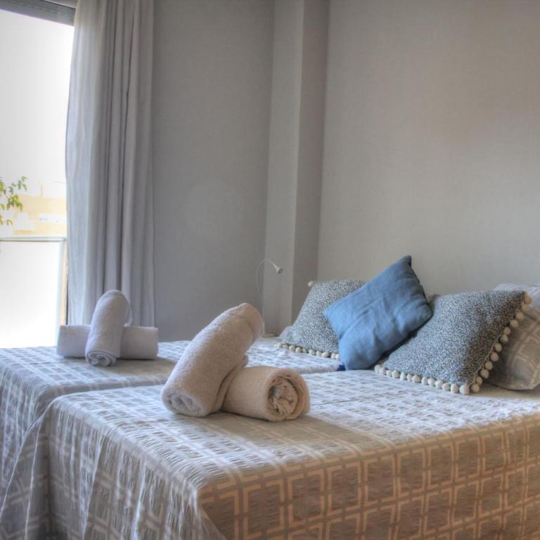 Barcelona Olympic Apartment - Apartment with Pool View - 15