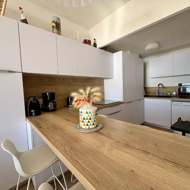 Superbe appartement 2 chambres - Dernier étage - Parking privatif sécurisé - FR-1-323-593 - Apartment - 4