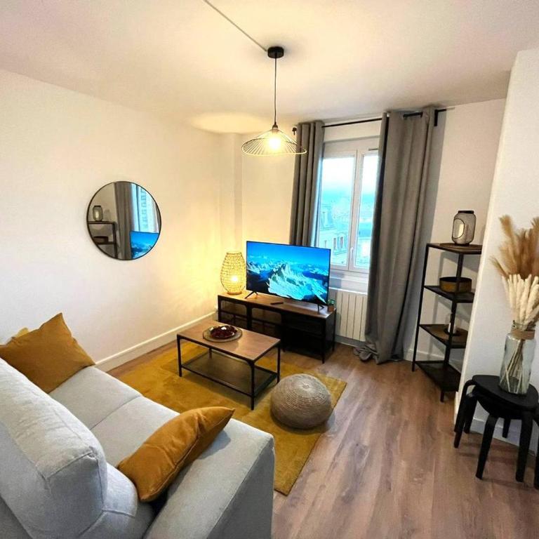 Charmant T2 à Reims, parfait pour couples ou professionnels - FR-1-870-18 - Appartamento - 1