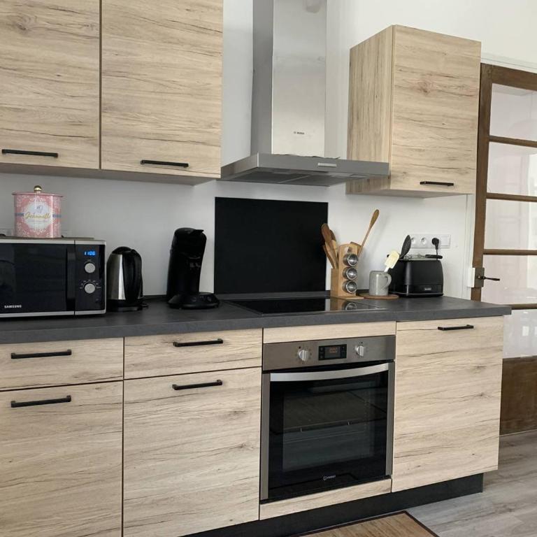 Location Conviviale à Reims avec Parking et Terrasse privée - FR-1-870-19 - Appartamento - 2