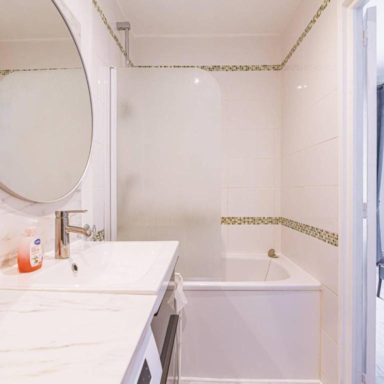 Appartement Chic à Reims, Wi-Fi Gratuit - FR-1-870-22 - Apartment - 10