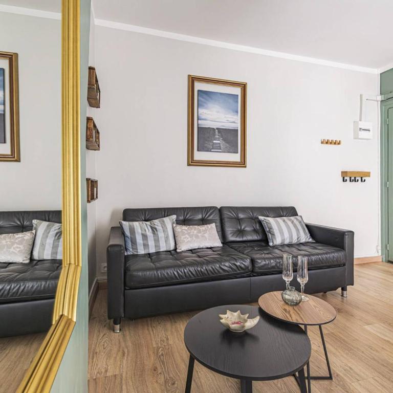 Appartement Chic à Reims, Wi-Fi Gratuit - FR-1-870-22 - Apartment - 22
