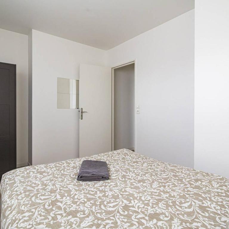 Appartement Lumineux avec WiFi au Cœur de Reims - FR-1-870-25 - Appartamento - 9