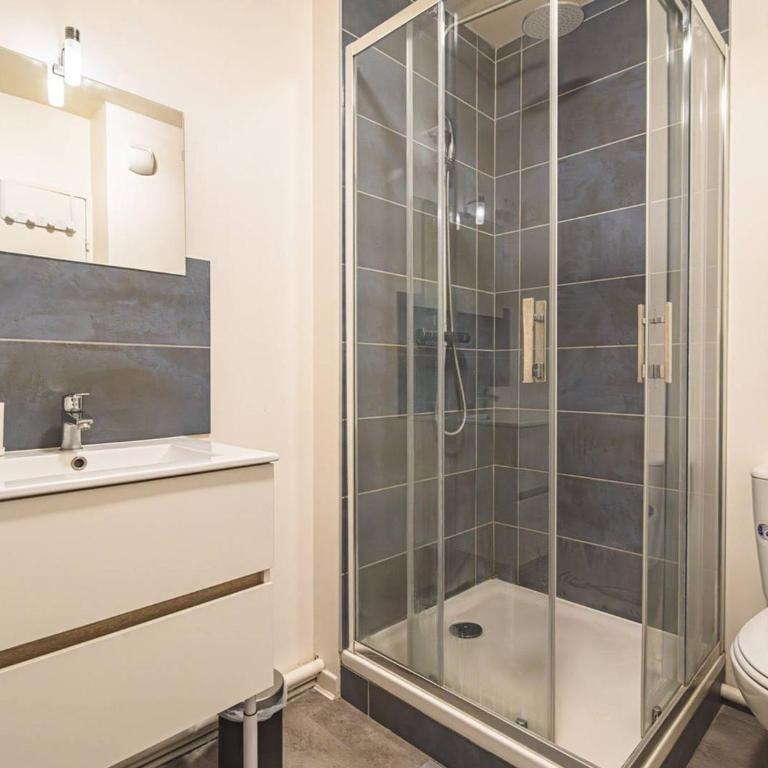 Appartement Lumineux avec WiFi au Cœur de Reims - FR-1-870-25 - Appartamento - 10