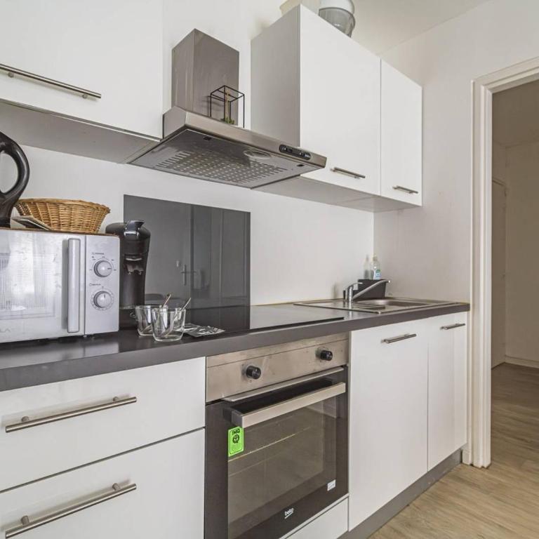 Appartement Lumineux avec WiFi au Cœur de Reims - FR-1-870-25 - Appartamento - 15