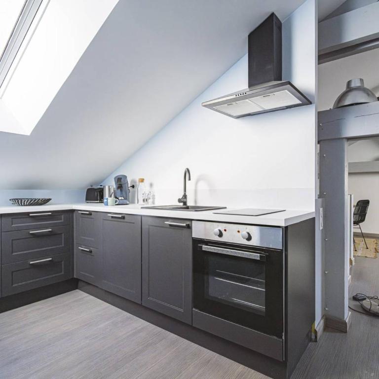 Appartement Chic à Reims, Confort & Élégance - FR-1-870-28 - Apartamento - 3
