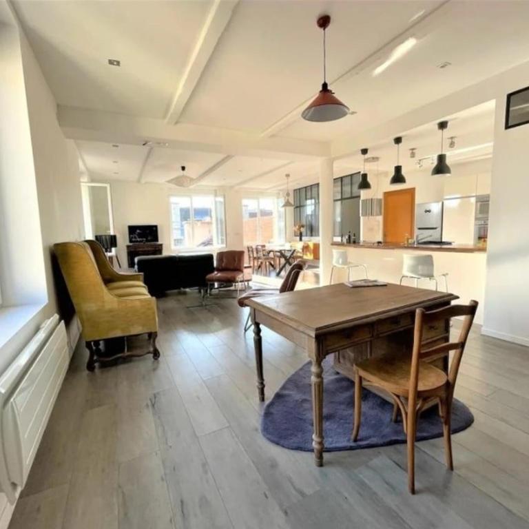 Grand Appartement 2 Chambres au Cœur de Reims - FR-1-870-34 - Appartamento - 4