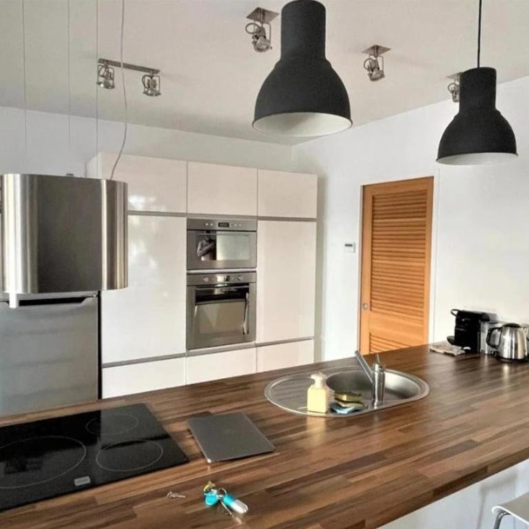 Grand Appartement 2 Chambres au Cœur de Reims - FR-1-870-34 - Appartamento - 6