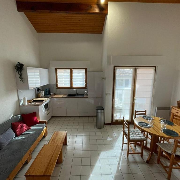 Appartement calme proche centre-ville - 4 pers. - FR-1-413-266 - Apartment - 2