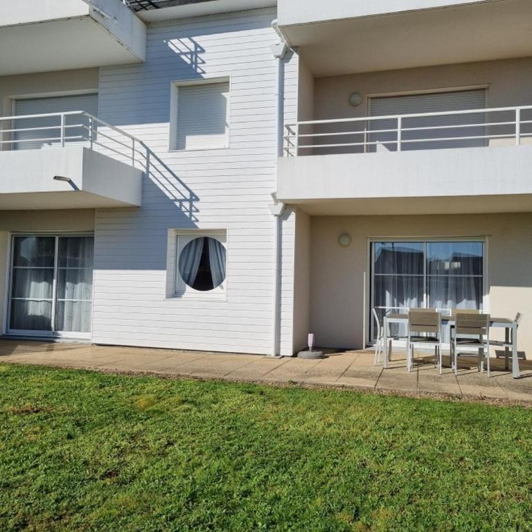 Appartement T3 rez-de-jardin, proche port Crouesty, wifi, parking - FR-1-775-39 - Appartement - 21