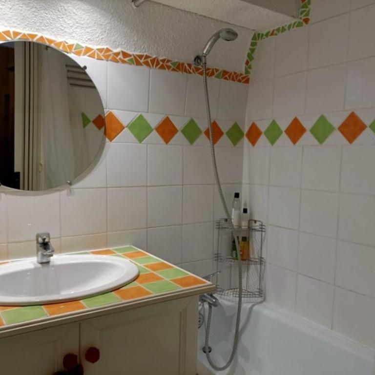 Appartement charmant avec balcon, piscine - 5 pers. - FR-1-619-159 - Apartamento - 12