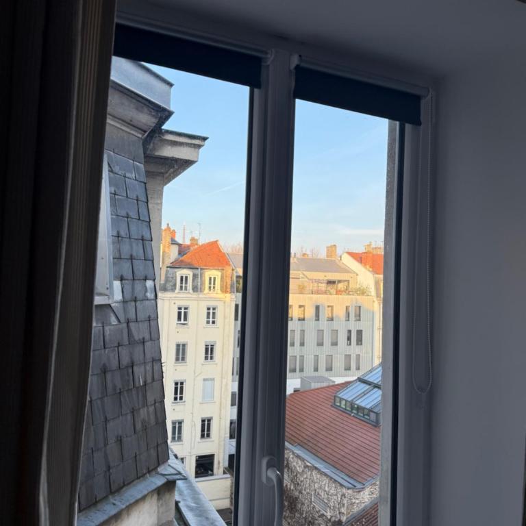 Studio totalement rénové en plein centre-ville devant la Préfecture de Lyon - Apartment mit 1 Schlafzimmer - 6
