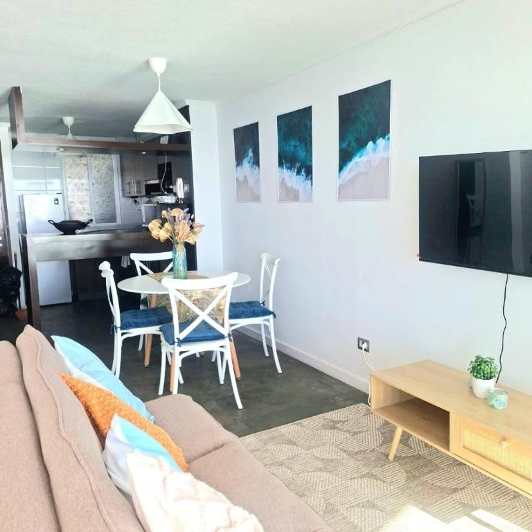 Primera línea frente al mar, wifi y estacionamiento - Two-Bedroom Apartment - 7