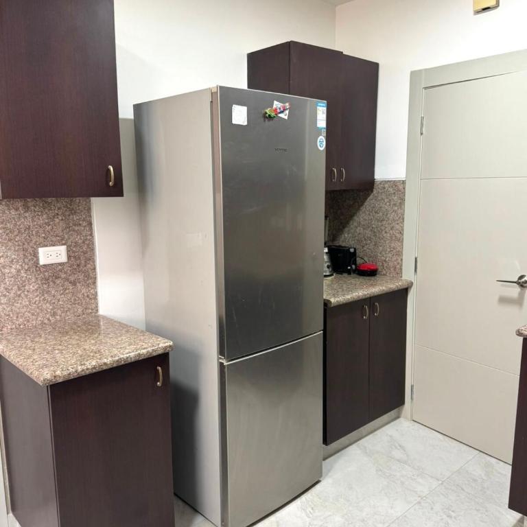 Modern Renovated Apartment overlooking Guayas River in a Prime Location - Four-Bedroom Apartment with Lake View - 11