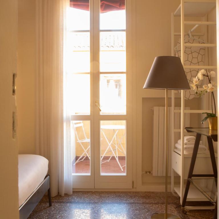 Luxury Apartment in Palazzo Spada - Appartamento con 2 Camere da Letto e Balcone - 4