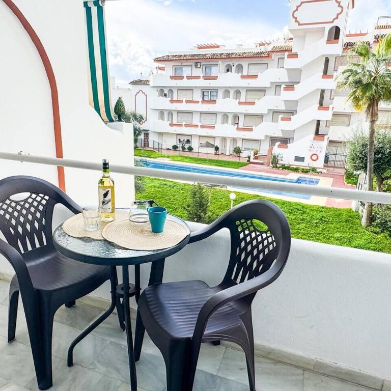 Torremolinos: Quiet 1bedroom with pool & sea views - Apartamento de 1 dormitorio - 1