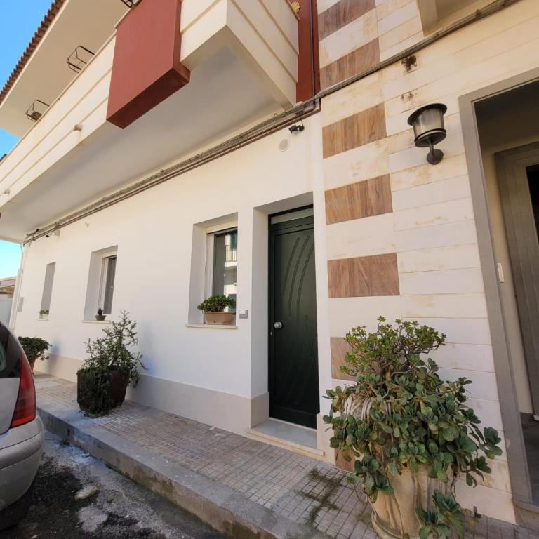 Re Leo Holiday House - Appartamento con 2 Camere da Letto - 1