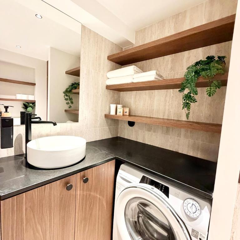 Luxury Apartment - Heart of Le Marais with balcony - Superior Apartment with Balcony - 3