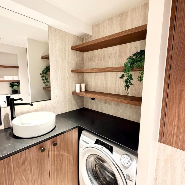 Luxury Apartment - Heart of Le Marais with balcony - Superior Apartment with Balcony - 18