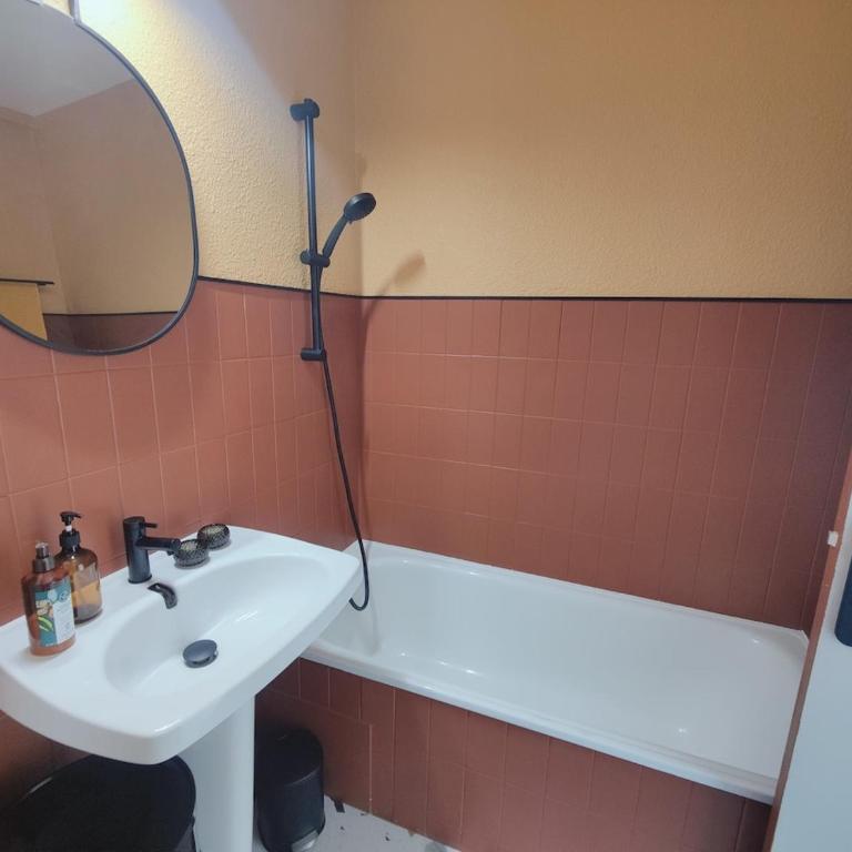 La Dolce Vita - Mandelieu - Piscine, Parking à 10 min des plages - One-Bedroom Apartment - 15