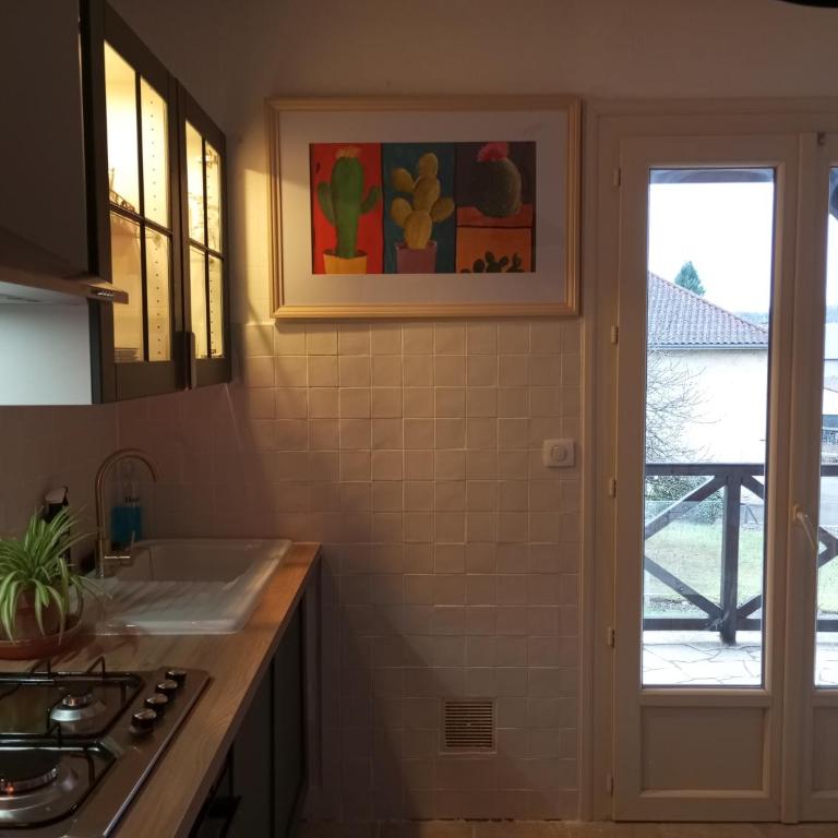 MAISON AVEC JARDIN prêt DU CENTRE HISTORIQUE - Ferienhaus - 11