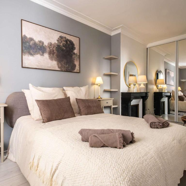 Village Vibes in Paris Martyrs - Appartamento - 1