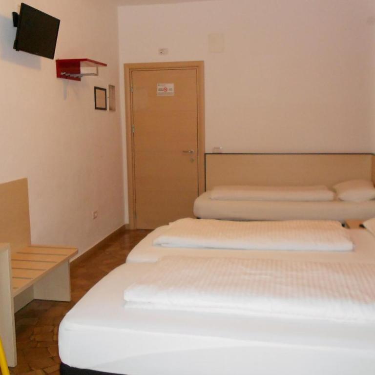 Hotel Ristorante Daino - Triple Room with Private Bathroom - 2