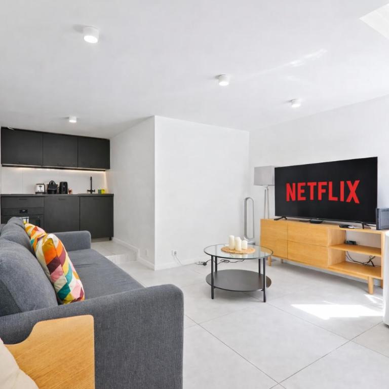 Studio Apartment Near Eiffel Tower with NetFlix - Estudio Deluxe con cama grande - 1