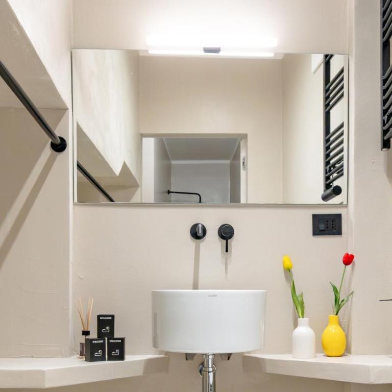 DOMUS 1435 - Iconic Suites in Centro - Monolocale Standard - 6