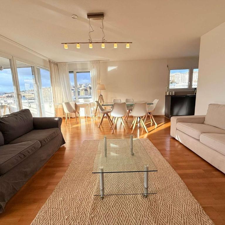 178 Good location spacious and free parking included - Apartment - 2