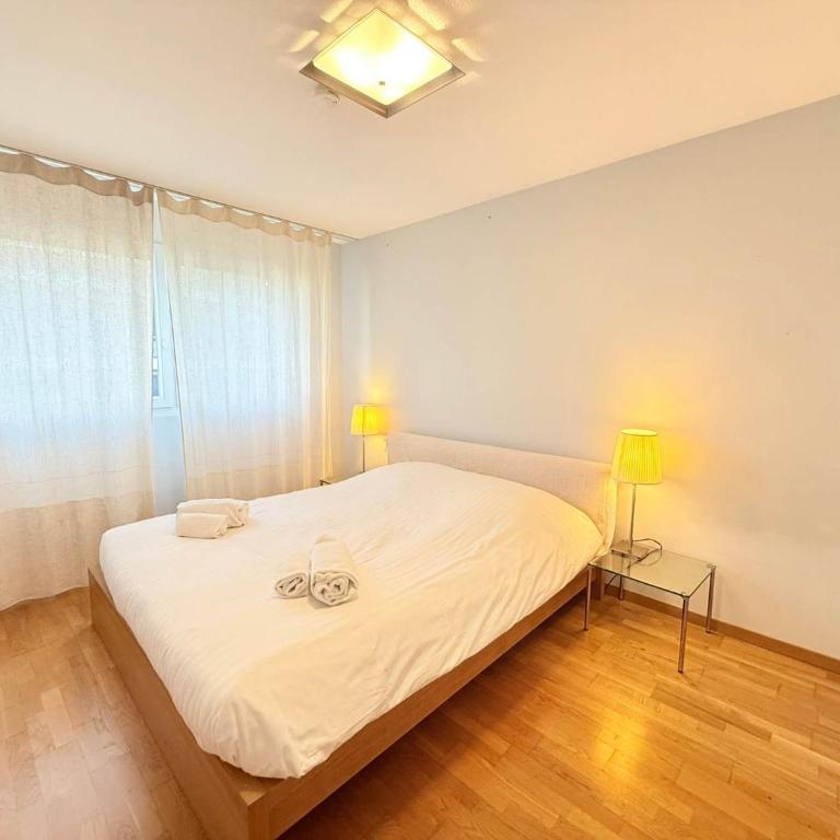 178 Good location spacious and free parking included - Apartment - 12