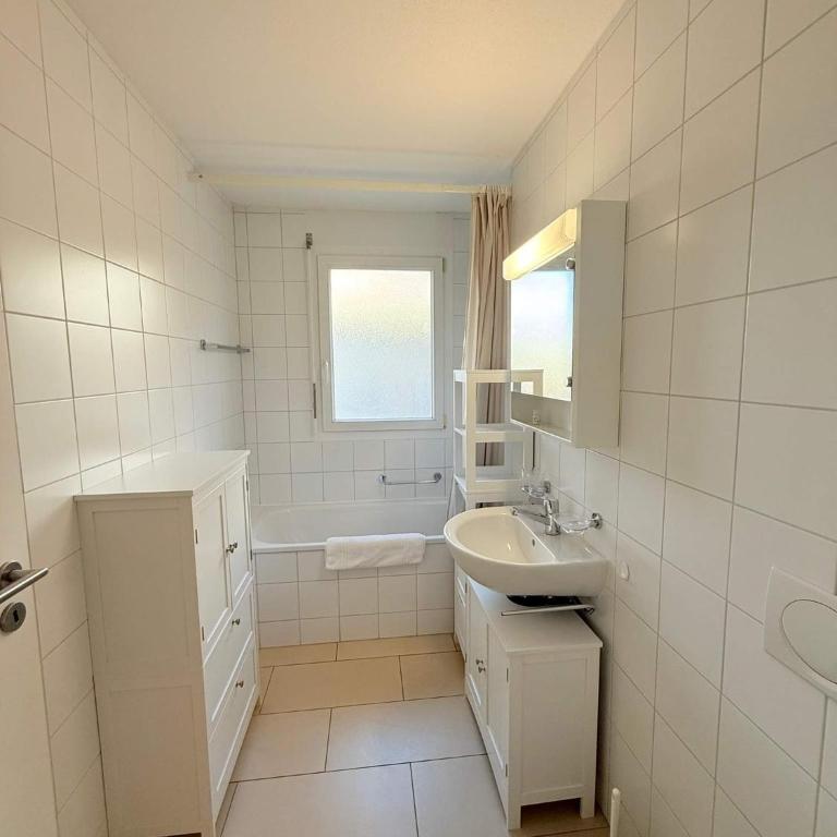 178 Good location spacious and free parking included - Apartment - 11
