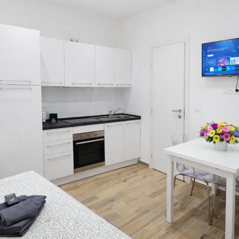Comfortable studio in the old town of Menton - Appartement - 8