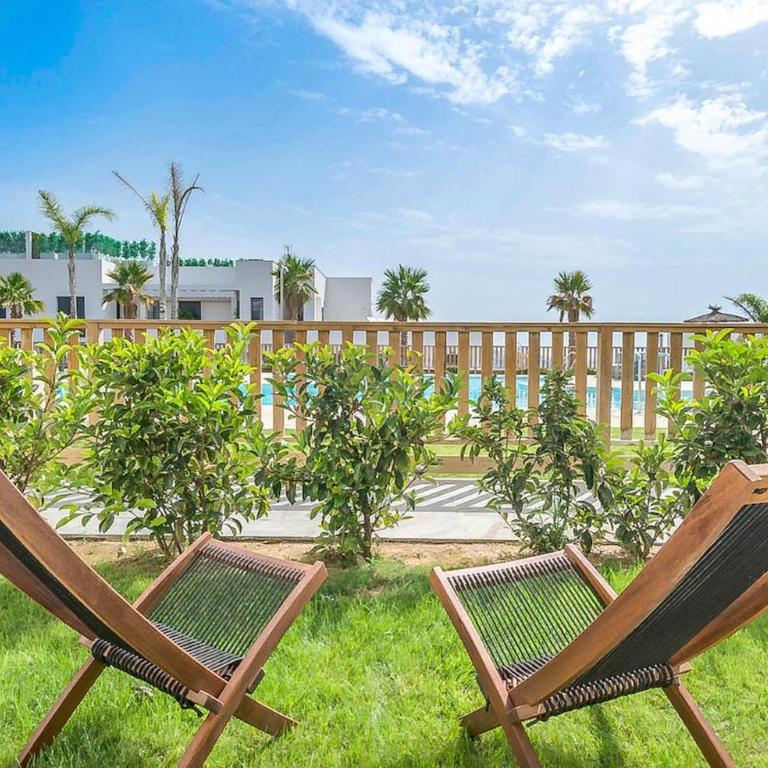 Modern 3 bed garden apt next to pool Casa Banderas - Apartamento con vistas a la piscina - 4