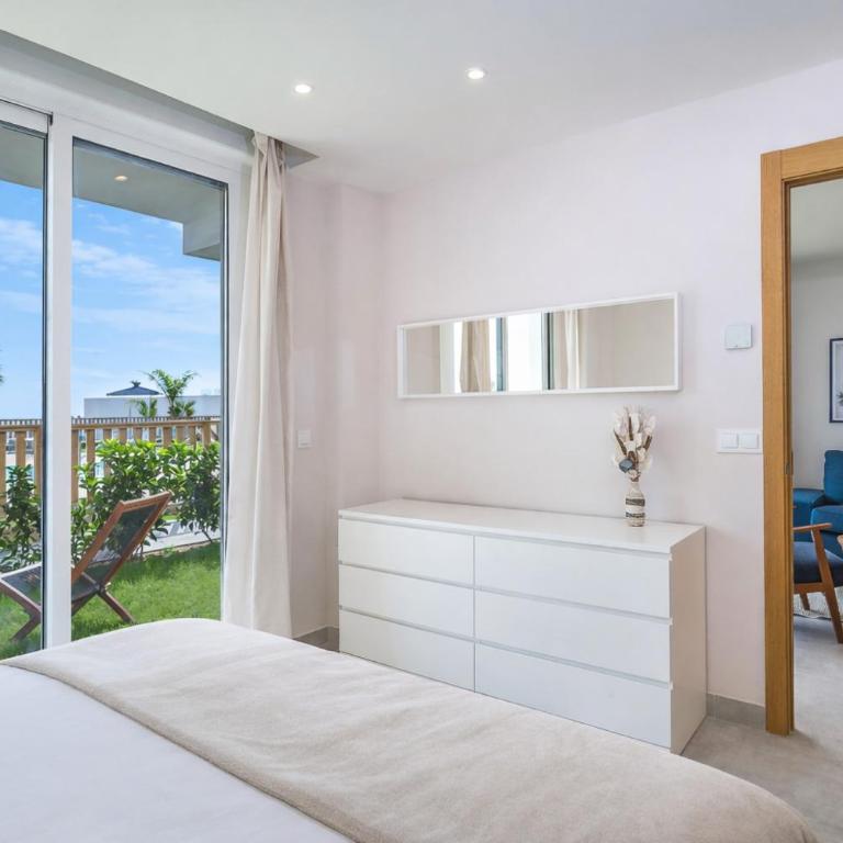 Modern 3 bed garden apt next to pool Casa Banderas - Apartamento con vistas a la piscina - 15