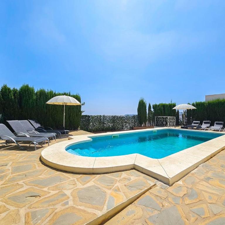 5 bed villa with pool in Cerros de Aguila - Villa con piscina privada - 1