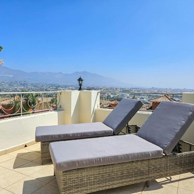 5 bed villa with pool in Cerros de Aguila - Villa con piscina privada - 5